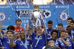 3个信号太意外！穆里尼奥阴影下阿莫林绝地求生，曼联更衣室暗流涌动